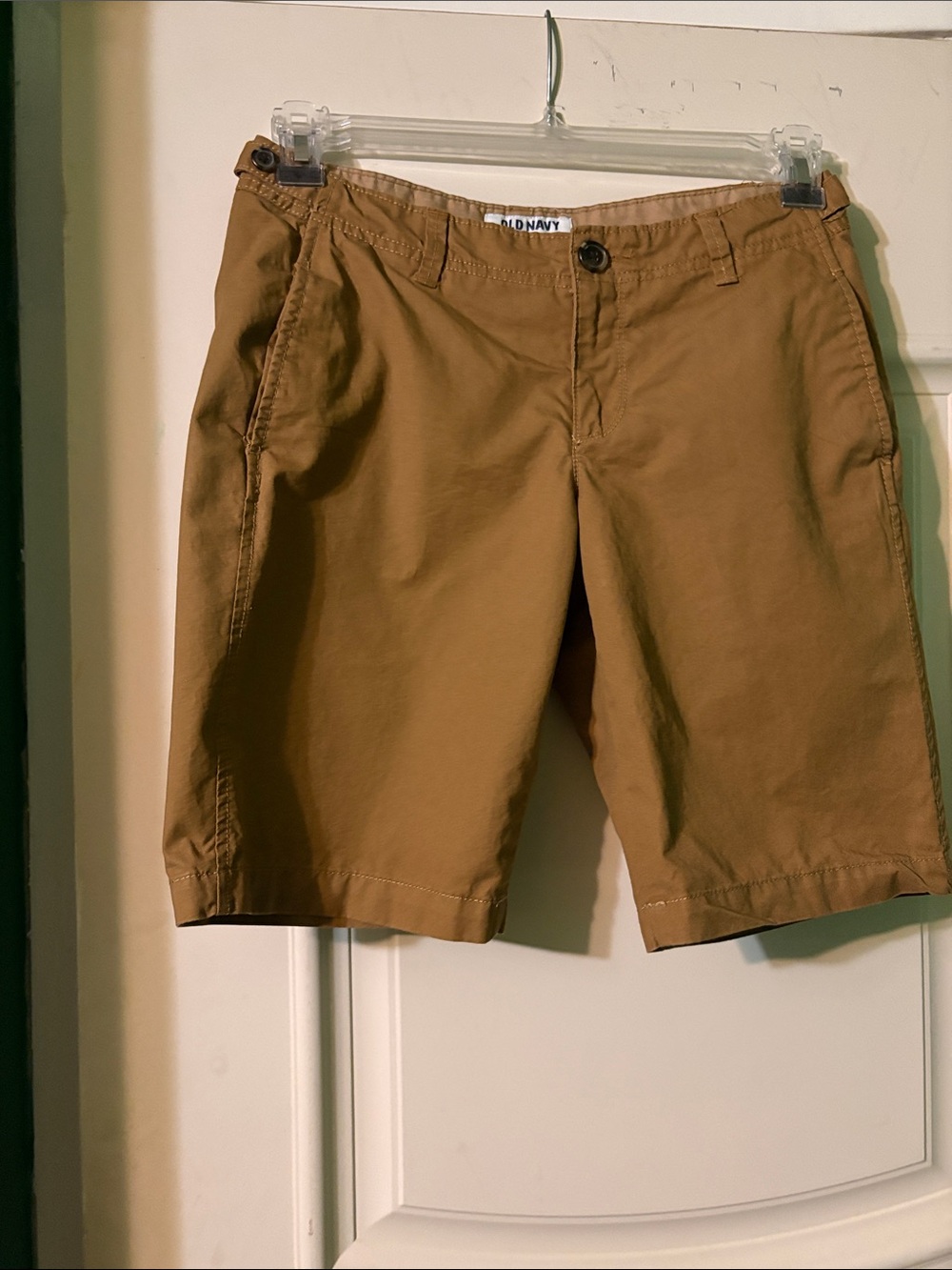 Women's Old Navy Tan Flat-Front  Chino Shorts
